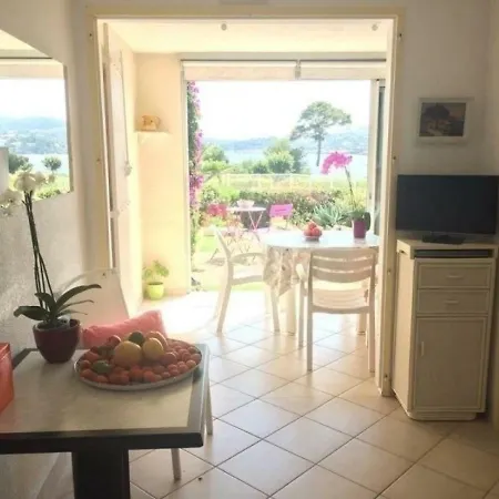 Agay Plage 180 *